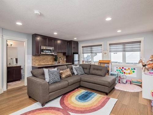 2790 Wheaton Drive, Edmonton, AB - Indoor Photo Showing Living Room