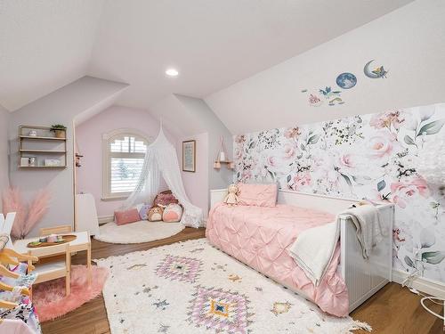 2790 Wheaton Drive, Edmonton, AB - Indoor Photo Showing Bedroom