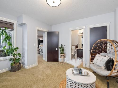 2790 Wheaton Drive, Edmonton, AB - Indoor Photo Showing Living Room