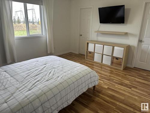 7932 2 Avenue, Edmonton, AB - Indoor Photo Showing Bedroom