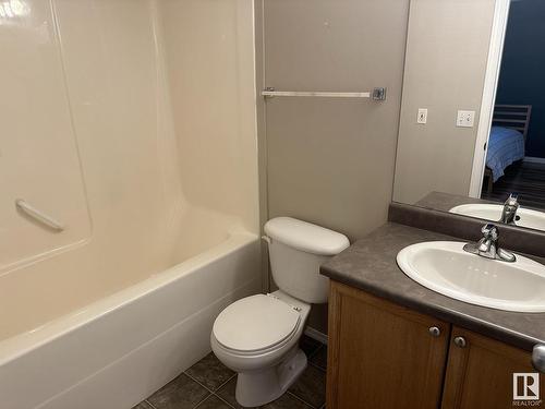 7932 2 Avenue, Edmonton, AB - Indoor Photo Showing Bathroom