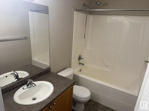 7932 2 Avenue, Edmonton, AB - Indoor Photo Showing Bathroom