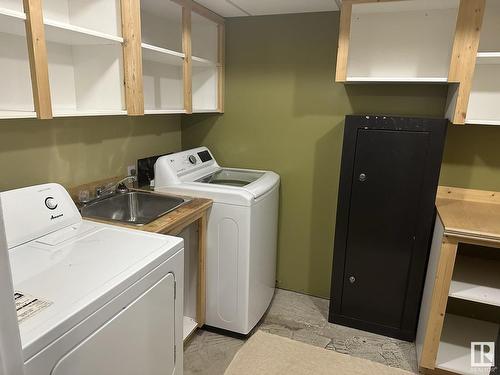 7932 2 Avenue, Edmonton, AB - Indoor Photo Showing Laundry Room