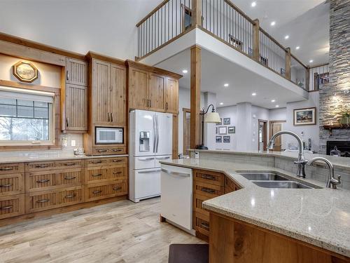 7126 Township Road 514, Rural Parkland County, AB - Indoor Photo Showing Kitchen With Double Sink