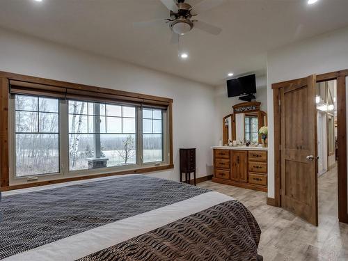 7126 Township Road 514, Rural Parkland County, AB - Indoor Photo Showing Bedroom