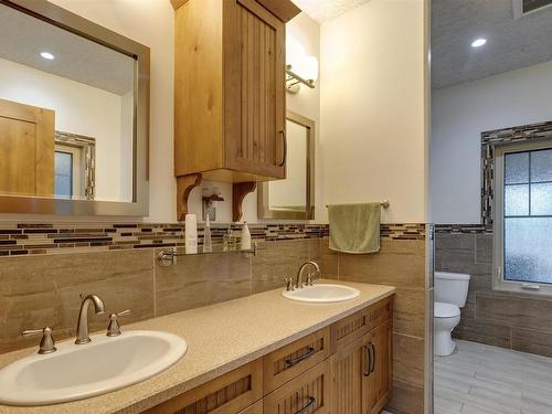 7126 Township Road 514, Rural Parkland County, AB - Indoor Photo Showing Bathroom