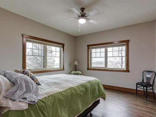 7126 Township Road 514, Rural Parkland County, AB - Indoor Photo Showing Bedroom