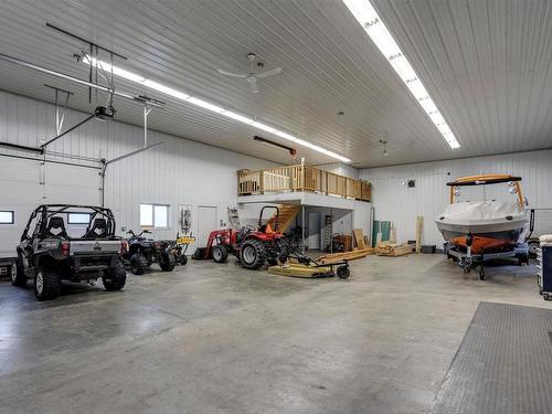 7126 Township Road 514, Rural Parkland County, AB - Indoor Photo Showing Garage