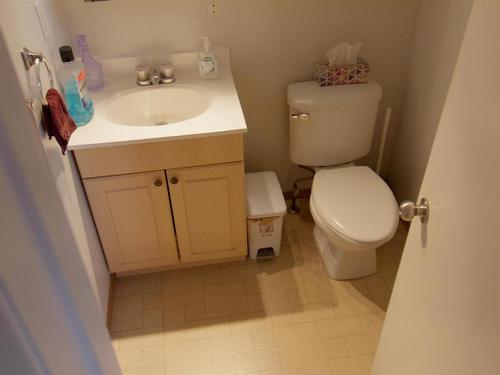 13861 24 Street, Edmonton, AB - Indoor Photo Showing Bathroom