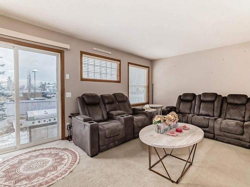 5 16823 84 Street Nw, Edmonton, AB - Indoor Photo Showing Living Room