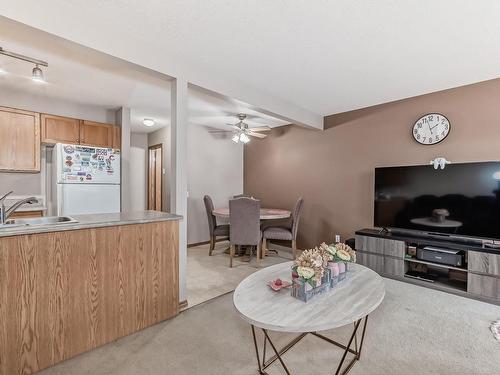 5 16823 84 Street Nw, Edmonton, AB - Indoor