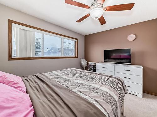 5 16823 84 Street Nw, Edmonton, AB - Indoor Photo Showing Bedroom