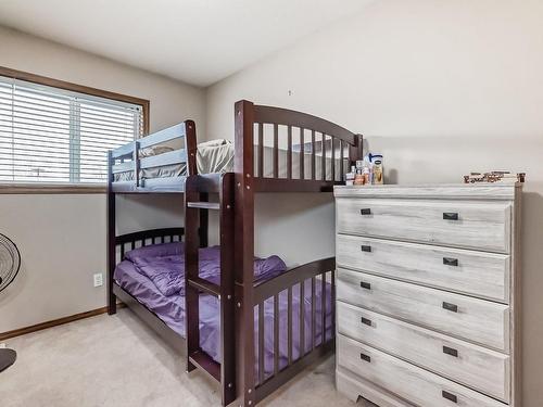 5 16823 84 Street Nw, Edmonton, AB - Indoor Photo Showing Bedroom