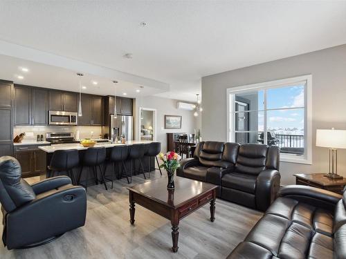 423 1154 Adamson Drive, Edmonton, AB - Indoor Photo Showing Living Room