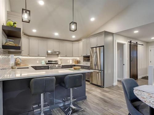 54 53004 Range Road 54A, Rural Parkland County, AB - Indoor Photo Showing Kitchen With Upgraded Kitchen