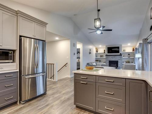 54 53004 Range Road 54A, Rural Parkland County, AB - Indoor Photo Showing Kitchen