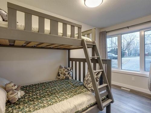 54 53004 Range Road 54A, Rural Parkland County, AB - Indoor Photo Showing Bedroom