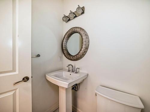 9031 24 Avenue, Edmonton, AB - Indoor Photo Showing Bathroom