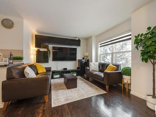 5241 Chappelle Road, Edmonton, AB - Indoor Photo Showing Living Room