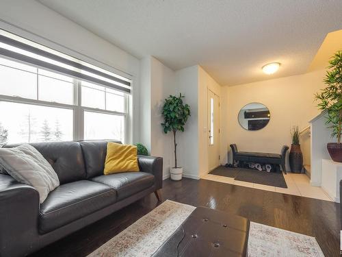 5241 Chappelle Road, Edmonton, AB - Indoor Photo Showing Living Room