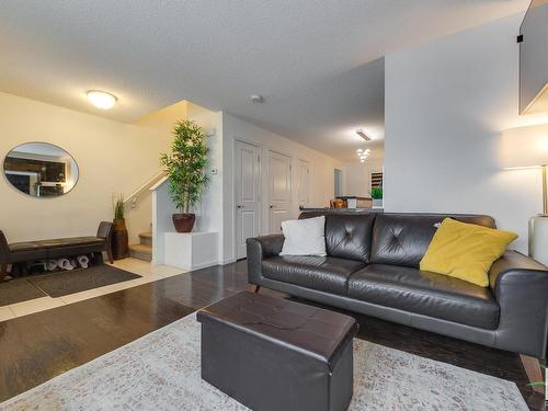 5241 Chappelle Road, Edmonton, AB - Indoor Photo Showing Living Room