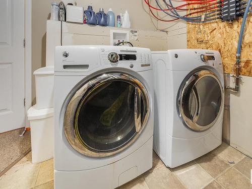 5241 Chappelle Road, Edmonton, AB - Indoor Photo Showing Laundry Room