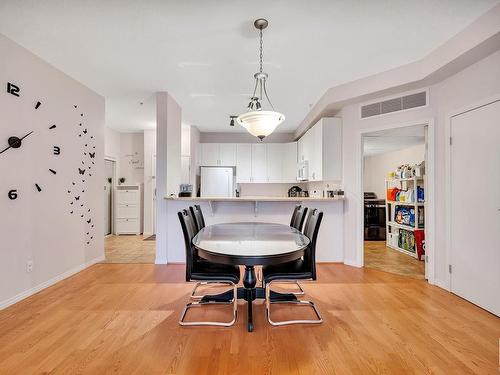 304 4304 139 Avenue, Edmonton, AB - Indoor Photo Showing Dining Room