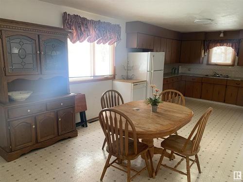 56332 Rng Rd 105, Rural St. Paul County, AB - Indoor Photo Showing Dining Room