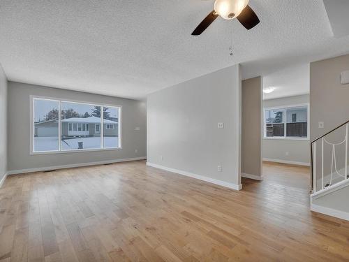 158 Porter Avenue, Millet, AB - Indoor Photo Showing Living Room