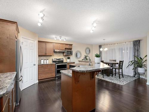 17220 80 Street, Edmonton, AB - Indoor Photo Showing Kitchen