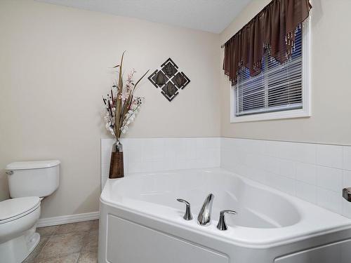 17220 80 Street, Edmonton, AB - Indoor Photo Showing Bathroom