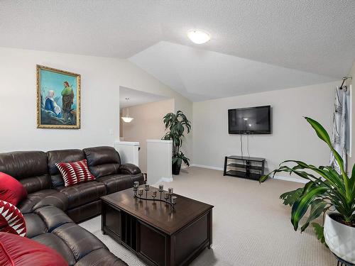 17220 80 Street, Edmonton, AB - Indoor Photo Showing Living Room