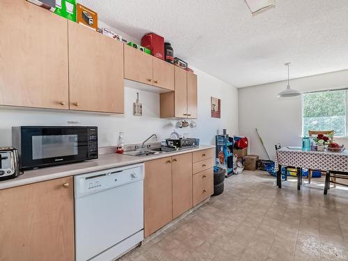 104 620 King Street, Spruce Grove, AB - Indoor Photo Showing Kitchen