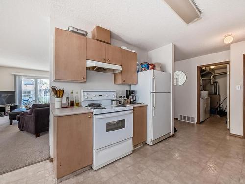 104 620 King Street, Spruce Grove, AB - Indoor Photo Showing Kitchen