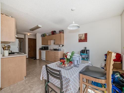 104 620 King Street, Spruce Grove, AB - Indoor Photo Showing Kitchen