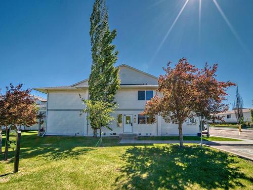 104 620 King Street, Spruce Grove, AB - Outdoor