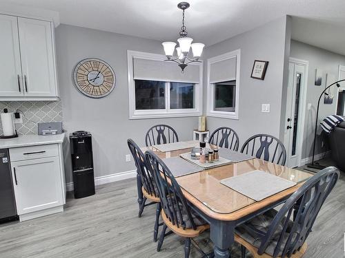 15 51122 Rge Road 265, Rural Parkland County, AB - Indoor Photo Showing Dining Room