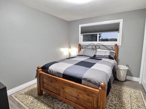 15 51122 Rge Road 265, Rural Parkland County, AB - Indoor Photo Showing Bedroom