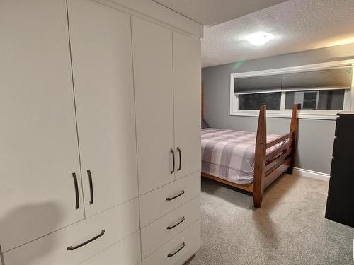 15 51122 Rge Road 265, Rural Parkland County, AB - Indoor Photo Showing Bedroom