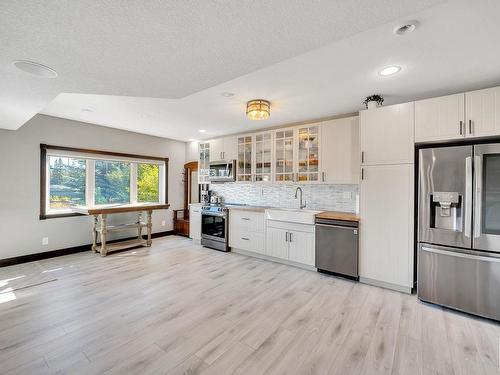 17 10550 Ellerslie Road, Edmonton, AB - Indoor Photo Showing Kitchen