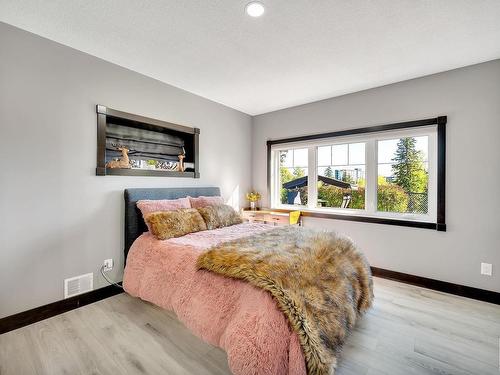 17 10550 Ellerslie Road, Edmonton, AB - Indoor Photo Showing Bedroom