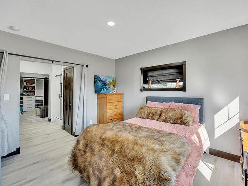 17 10550 Ellerslie Road, Edmonton, AB - Indoor Photo Showing Bedroom