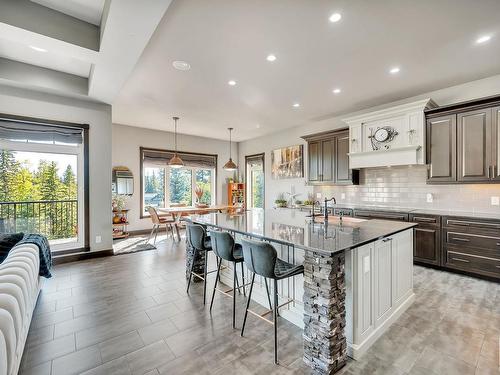 17 10550 Ellerslie Road, Edmonton, AB - Indoor Photo Showing Kitchen With Upgraded Kitchen