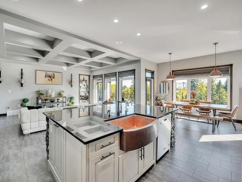 17 10550 Ellerslie Road, Edmonton, AB - Indoor Photo Showing Kitchen