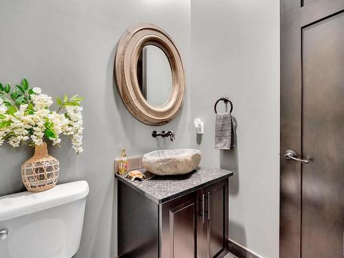 17 10550 Ellerslie Road, Edmonton, AB - Indoor Photo Showing Bathroom