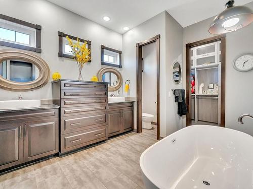 17 10550 Ellerslie Road, Edmonton, AB - Indoor Photo Showing Bathroom