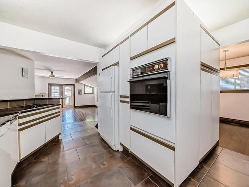 11027 129 Street, Edmonton, AB - Indoor Photo Showing Kitchen