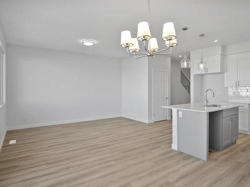 13044 212 Street, Edmonton, AB - Indoor Photo Showing Kitchen With Upgraded Kitchen