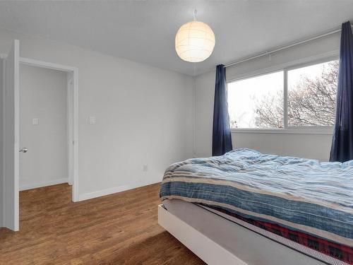 5219 45 Street, Stony Plain, AB - Indoor Photo Showing Bedroom