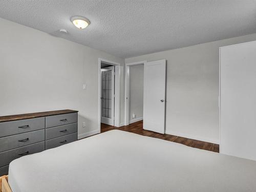 5219 45 Street, Stony Plain, AB - Indoor Photo Showing Bedroom